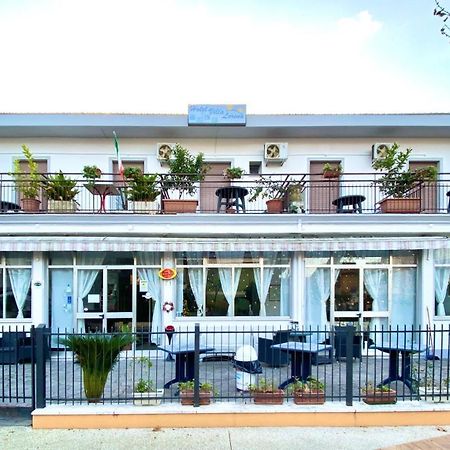Hotel Villa Lorena Rimini Dış mekan fotoğraf