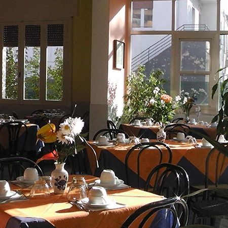 Hotel Villa Lorena Rimini Dış mekan fotoğraf