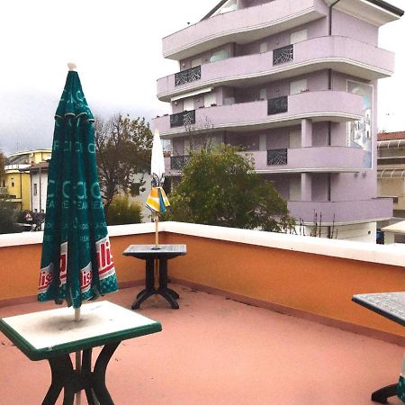 Hotel Villa Lorena Rimini Dış mekan fotoğraf
