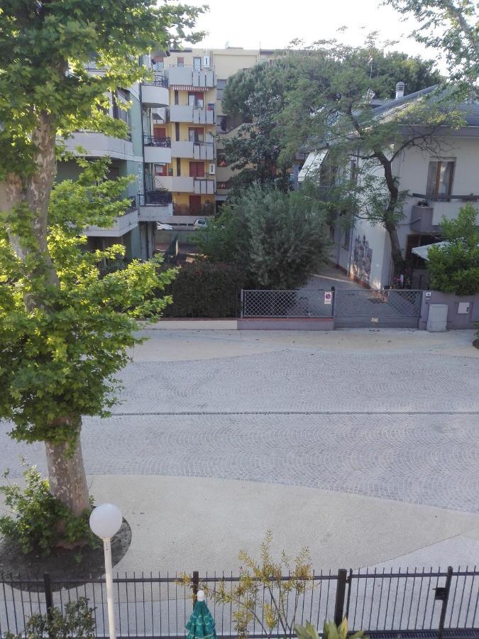 Hotel Villa Lorena Rimini Dış mekan fotoğraf