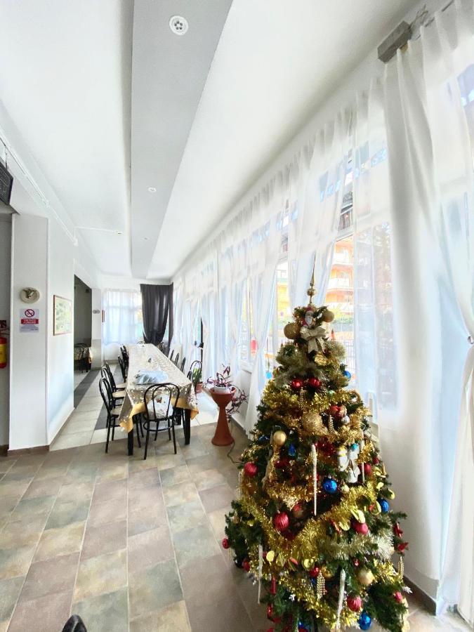 Hotel Villa Lorena Rimini Dış mekan fotoğraf