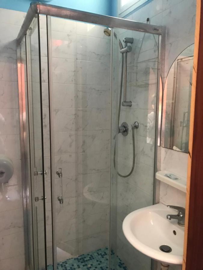 Hotel Villa Lorena Rimini Dış mekan fotoğraf