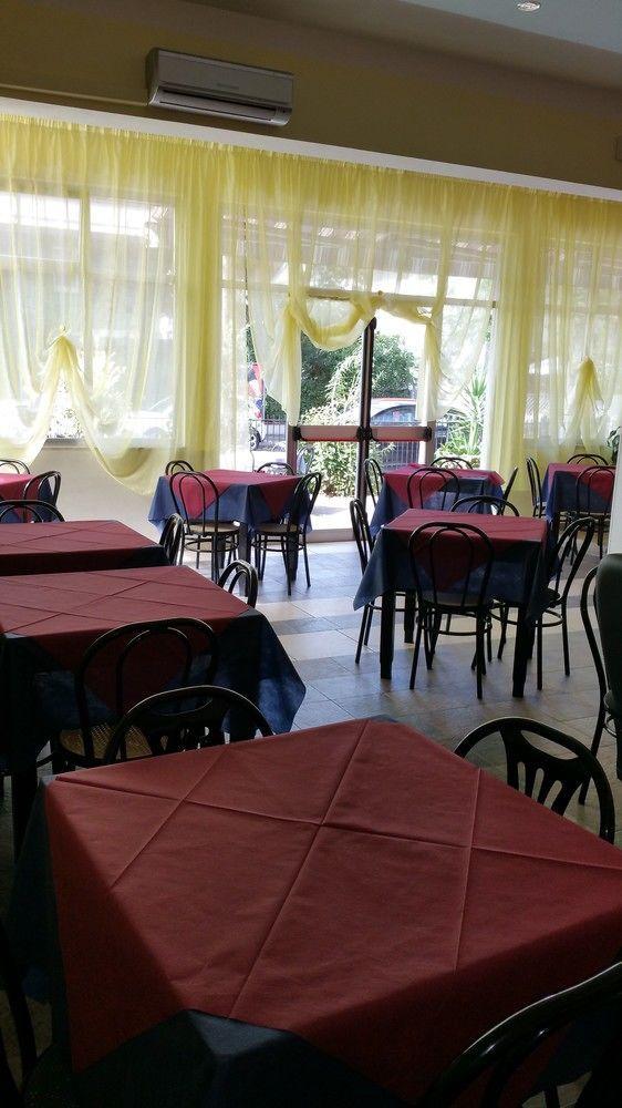 Hotel Villa Lorena Rimini Dış mekan fotoğraf