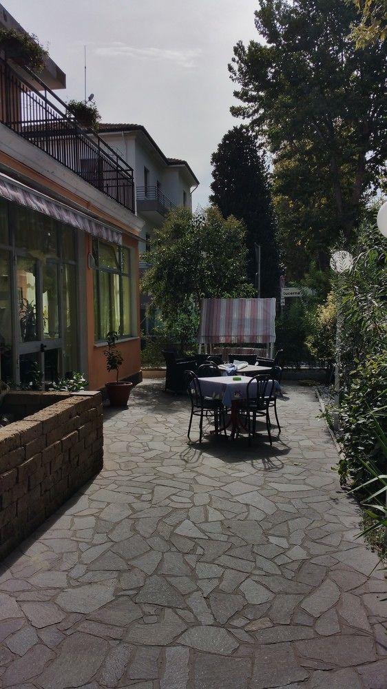 Hotel Villa Lorena Rimini Dış mekan fotoğraf