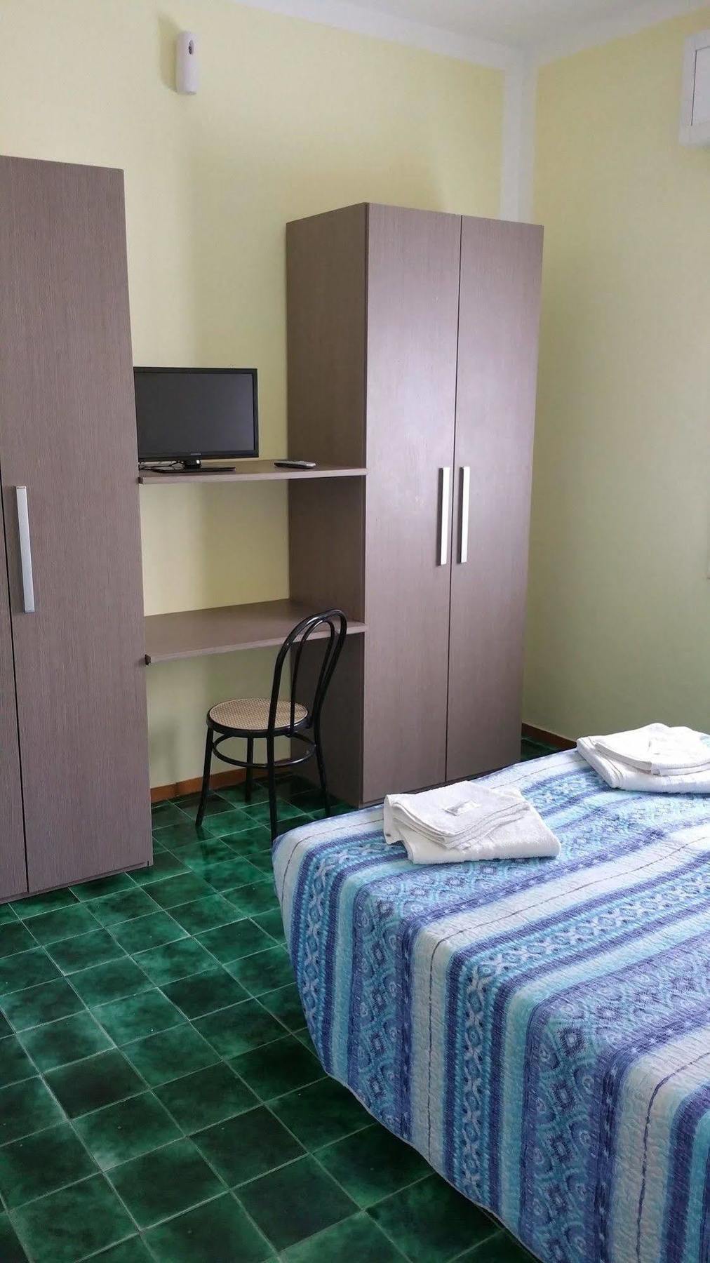 Hotel Villa Lorena Rimini Dış mekan fotoğraf