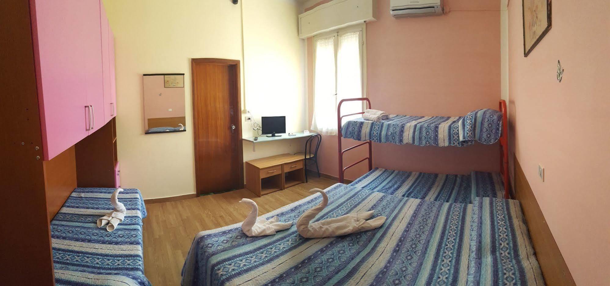 Hotel Villa Lorena Rimini Dış mekan fotoğraf