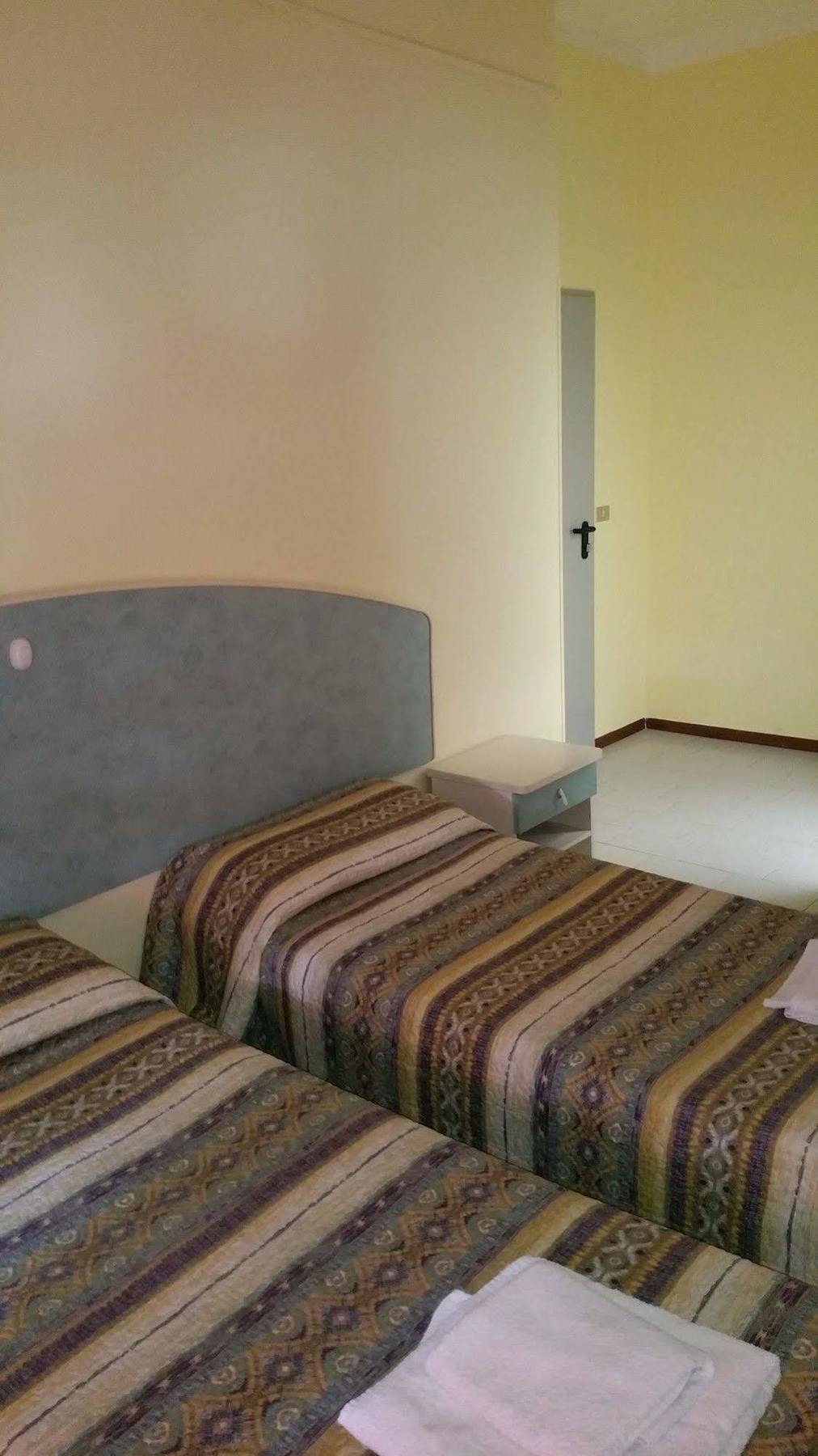 Hotel Villa Lorena Rimini Dış mekan fotoğraf