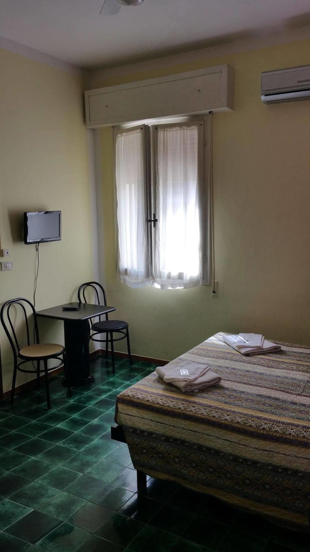 Hotel Villa Lorena Rimini Dış mekan fotoğraf