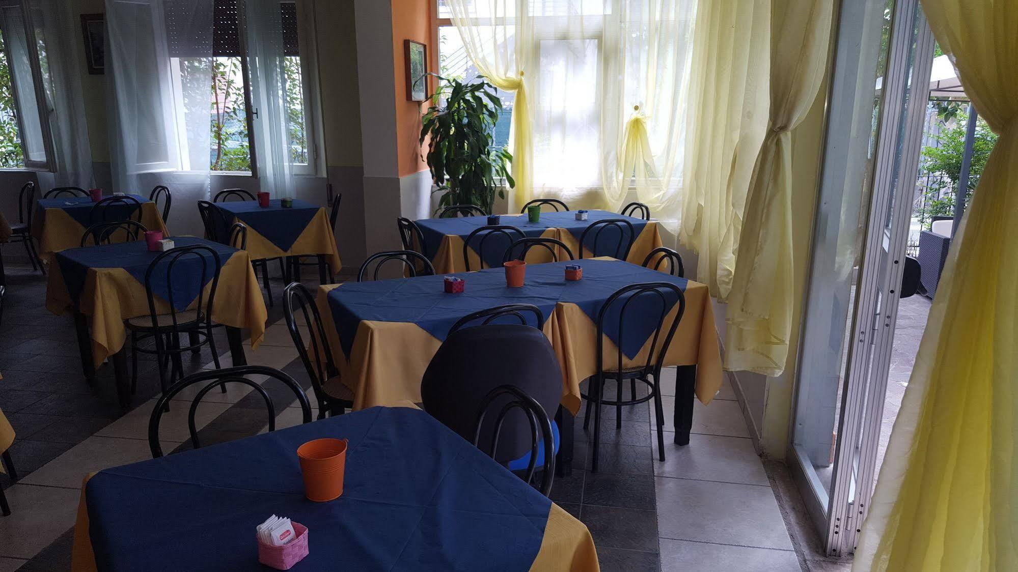 Hotel Villa Lorena Rimini Dış mekan fotoğraf
