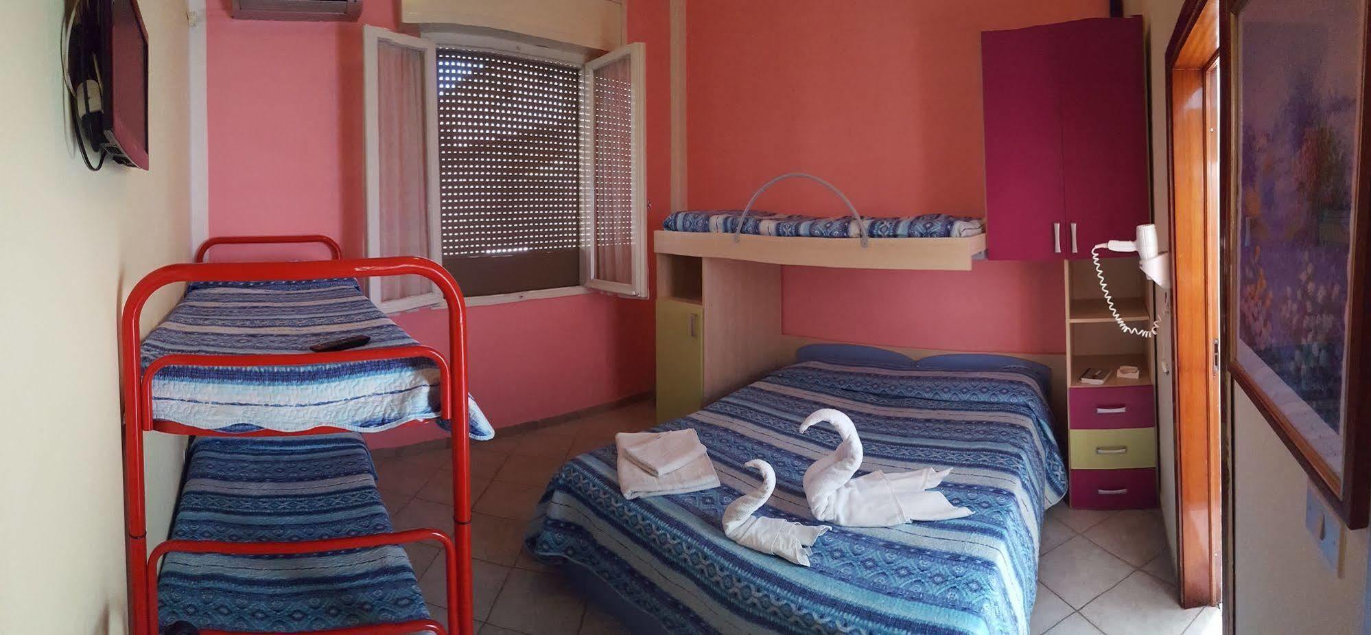 Hotel Villa Lorena Rimini Dış mekan fotoğraf