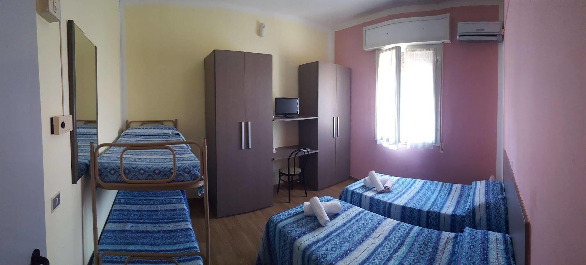 Hotel Villa Lorena Rimini Dış mekan fotoğraf