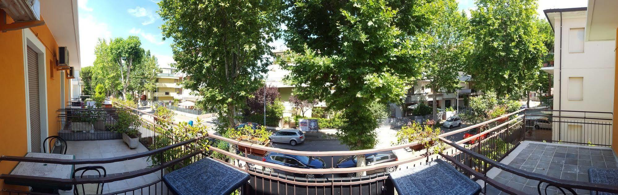 Hotel Villa Lorena Rimini Dış mekan fotoğraf